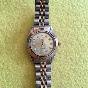 QUARTZ GOLD & SILVER “TONE” WATCH ✨